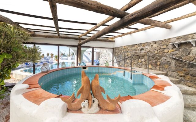 Ravino Secret Retreat
