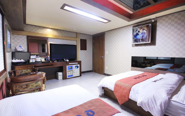 Pohang Youngil Univ Hotel Queens