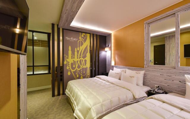 Two Heart Hotel Gimhae Waterpark