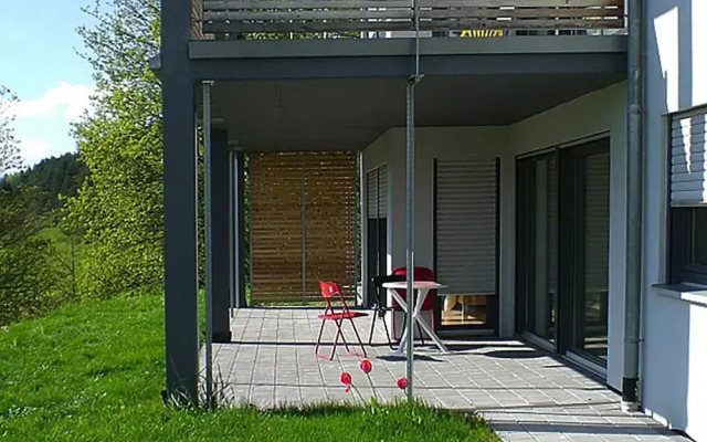 Bright Apartment With Garden