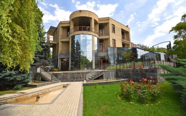 Kocharyan Street, 5 bedrooms Luxury, Unique House MS555