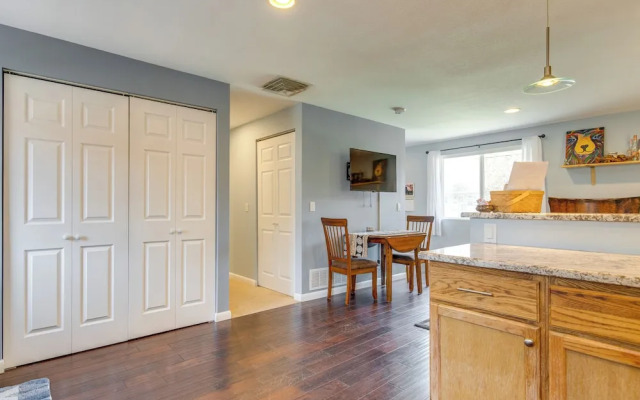 12 Mi to Denver: Golden Vacation Rental!