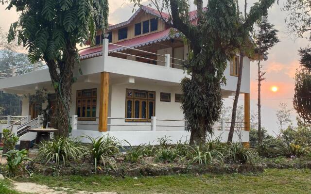 Bloomfield Farmhouse and Eco-Resort