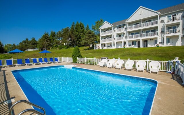 Strawberry Hill Seaside Inn