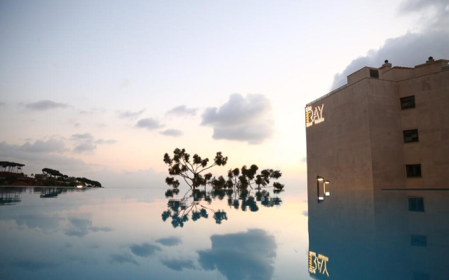The Ray Hotel & Studios