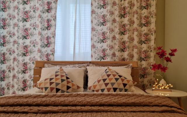 Sutki26 on Kuznechnaya Street