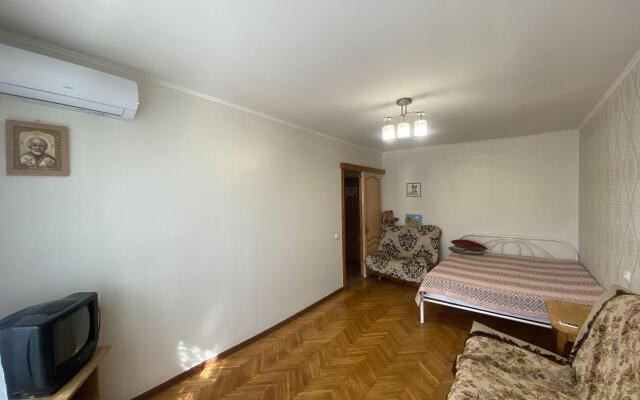 Apartments on Griboyedov street 25