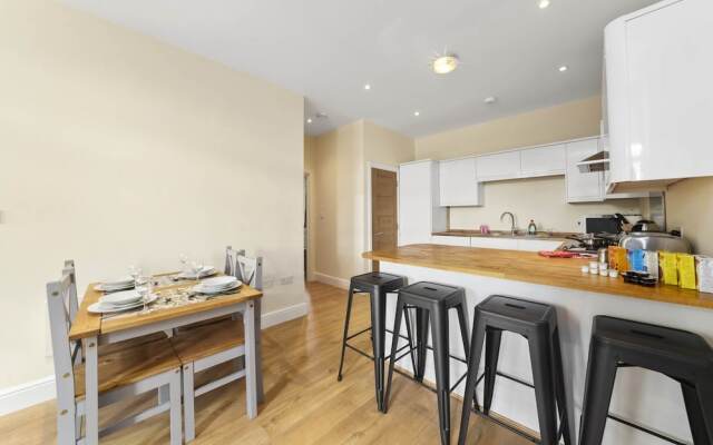 Luxury 2 Bedroom Apartments with Parking