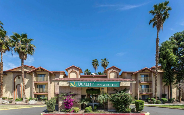 Quality Inn & Suites Bakersfield