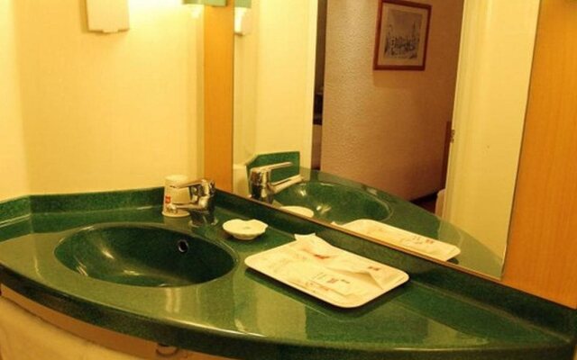 Ibis Hotel Zhongshan Huangpu