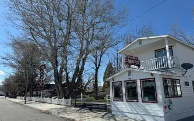 Silver Maple Inn