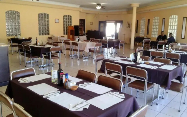 El Camino Hotel & Suites