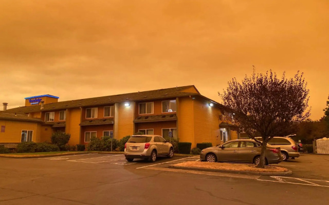 Travelodge Suites by Wyndham Newberg