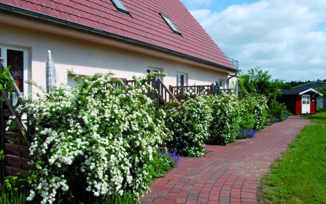 Apartment by Lake Muritz With Marina Views