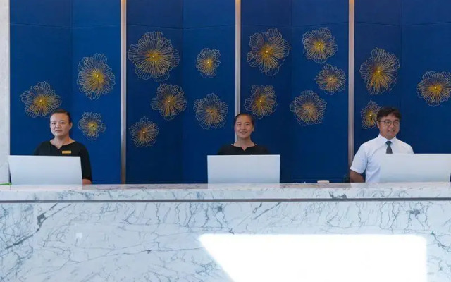 GreenTree Eastern Dali Railway Station Hotel