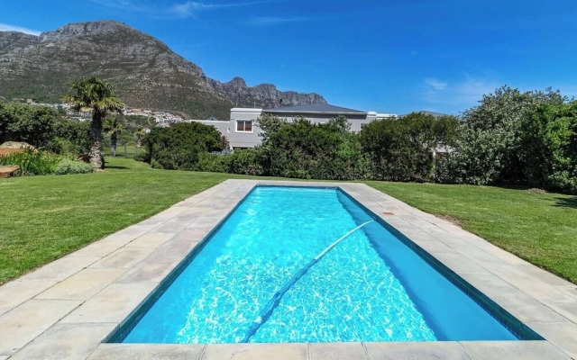 Beachfront Villa, Beach Club, Houtbay