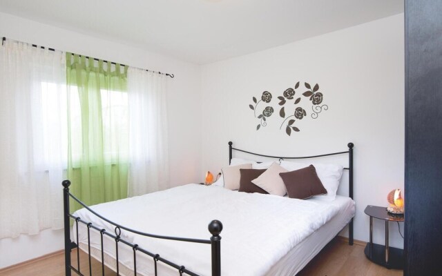 Nice Home in Nedescina With Wifi and 5 Bedrooms