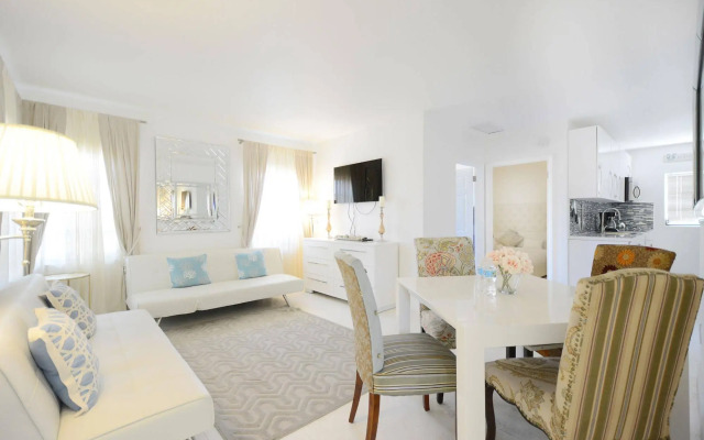 Sunrise Court Apartments