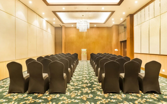 Lemon Tree Hotel Aligarh