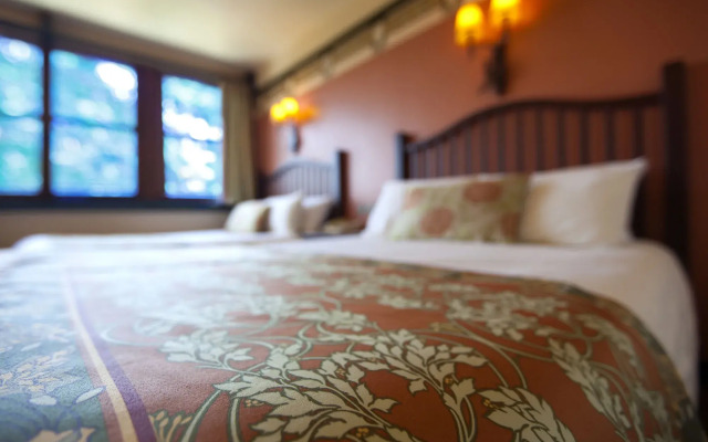 Disney Sequoia Lodge