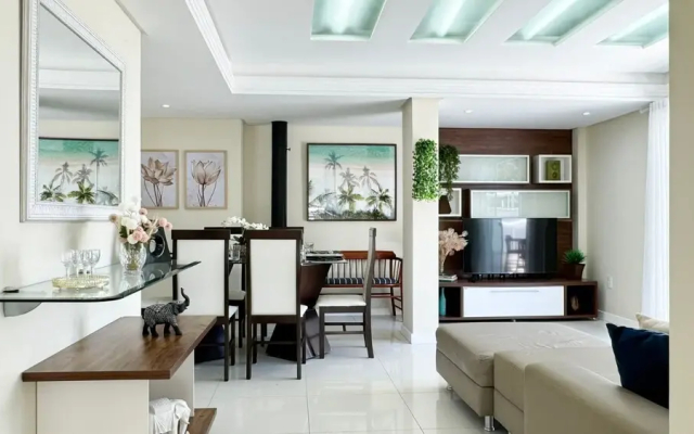 Cobertura com Piscina na praia de Bombas