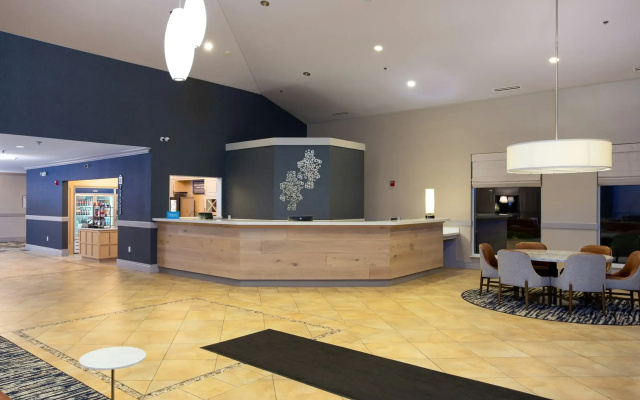 Hilton Garden Inn Milwaukee Northwest Conference Center