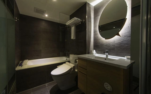 Simple Plus Hotel
