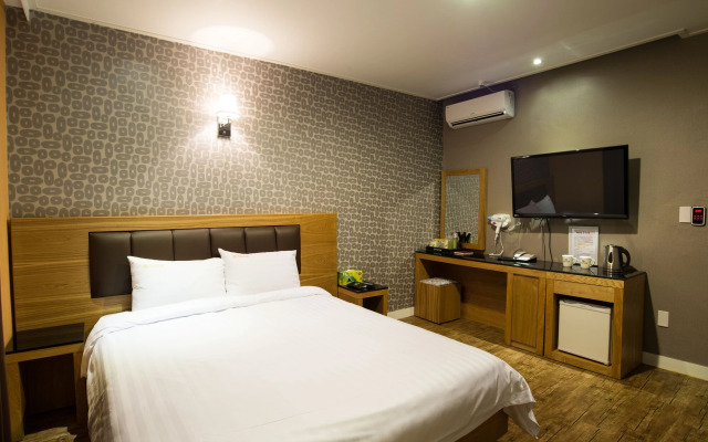 Pungnam Family Hotel