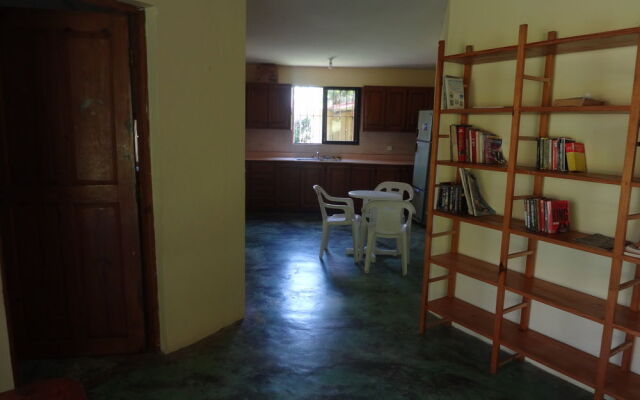 Gipsy Ranch Rooms - Hostel