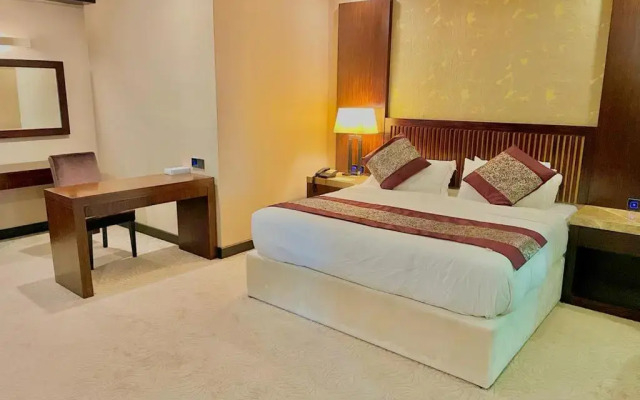 Royale Signature Hotel