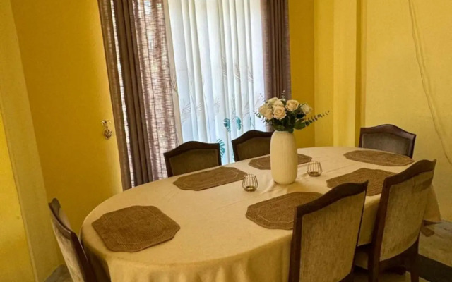 Cheerful One Bedroom Apartment