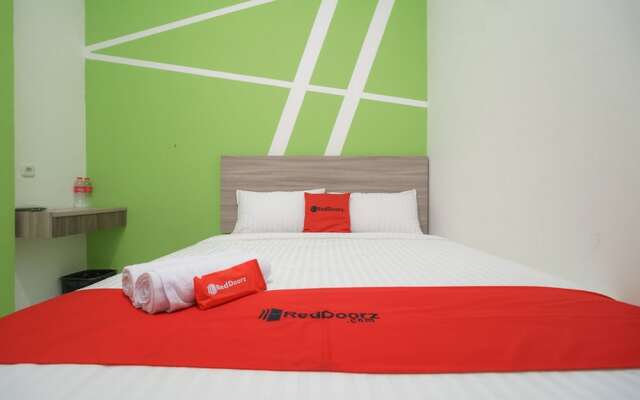 RedDoorz Plus near UIN Raden Fatah Palembang