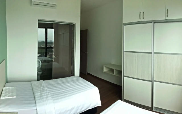 One Amerin Mall & Suites