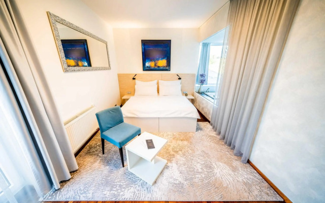 Maximus Resort