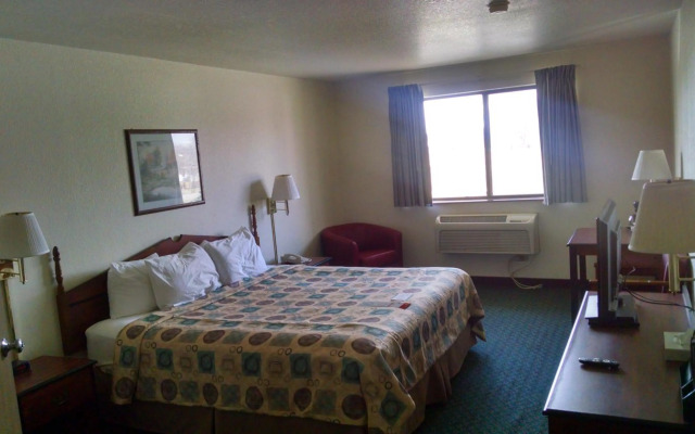 Holiday Inn Express & Suites Downtown Ottawa East by IHG