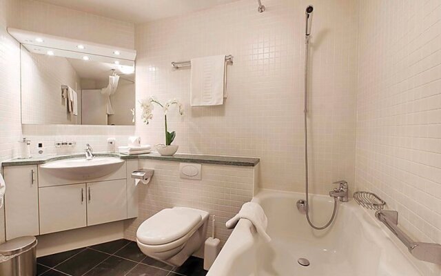 Suite Modern 33610