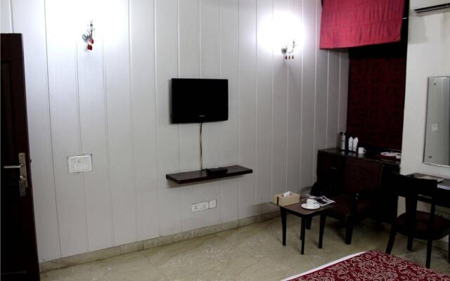 Hotel Jashn Inn near Apollo Hospital, Delhi