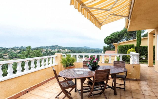 Apartment with 2 Bedrooms in Vidreres, with Wonderful Mountain View, Furnished Terrace And Wifi - 8 Km From the Beach