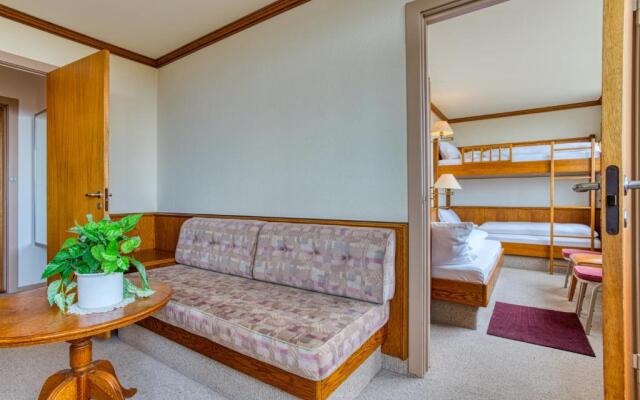 FF&E Hotel Dania