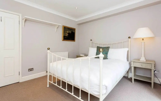 Relaxing Escape by the Kings Road