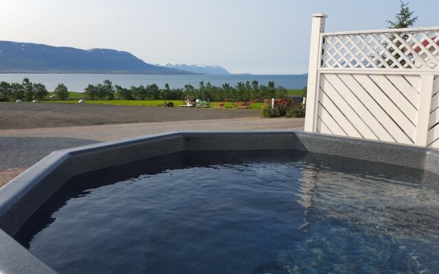 Hotel Sveinbjarnargerdi