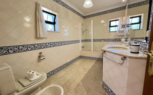 Alvor Traditional Villa by Homing