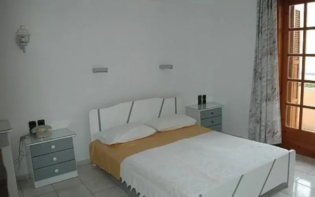 La Luna 1 and 2 Apartments
