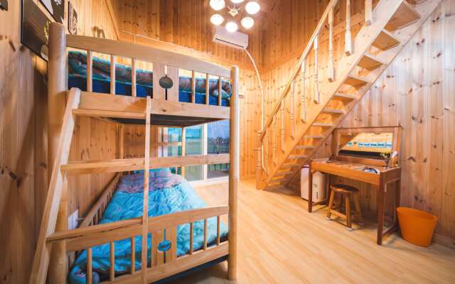 Jeju Hyeoppjae Some&ssam Guesthouse