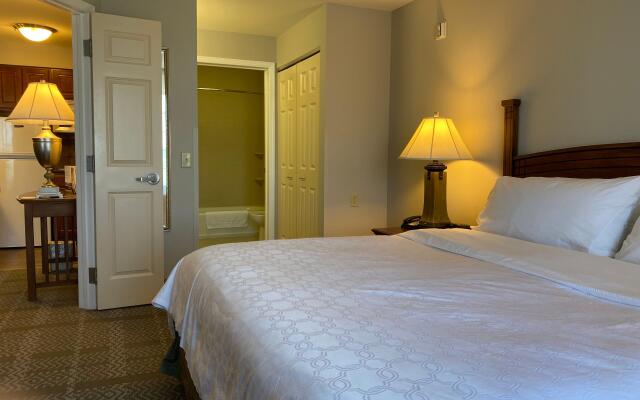 Staybridge Suites Milwaukee West-Oconomowoc, an IHG Hotel