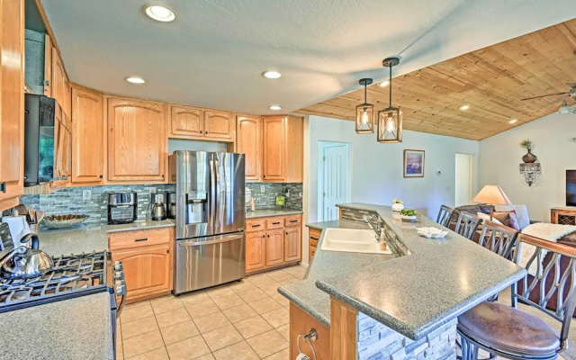 Near Trails, Lakes & Golf: Pinetop Home w/ Deck