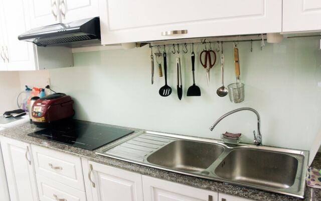 Sweet Apartment New and Shine