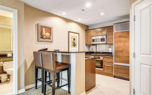 Stunning 1BR Strip Views & Balcony Suite 12701