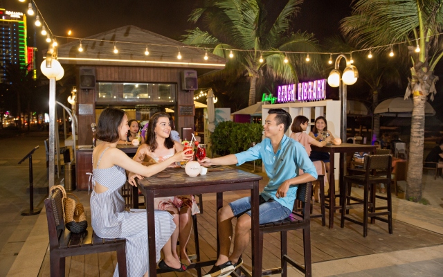 Holiday Beach Hotel Danang