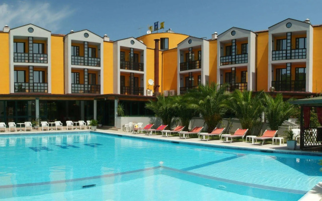 Hotel River Park